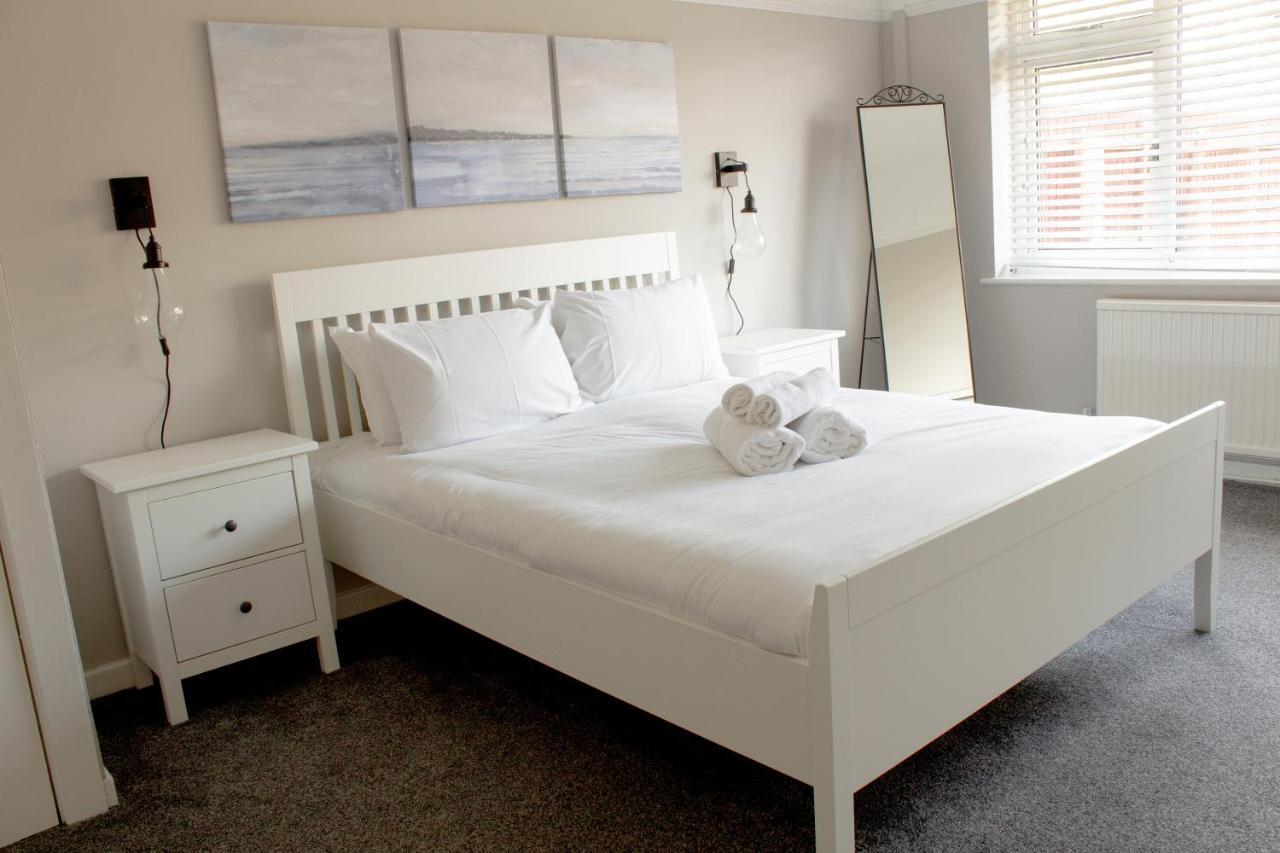 Cosy 3Bed Bungalow In West Kirby, Free Parking Frankby Exterior foto